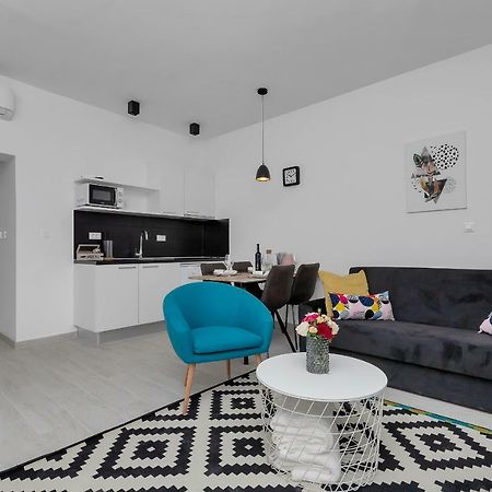 Apartments Morpheus Makarska Exteriör bild