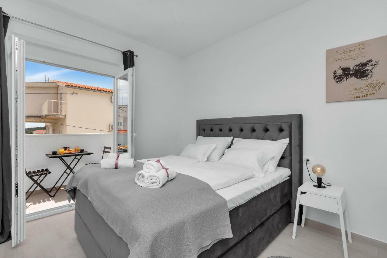 Apartments Morpheus Makarska Exteriör bild