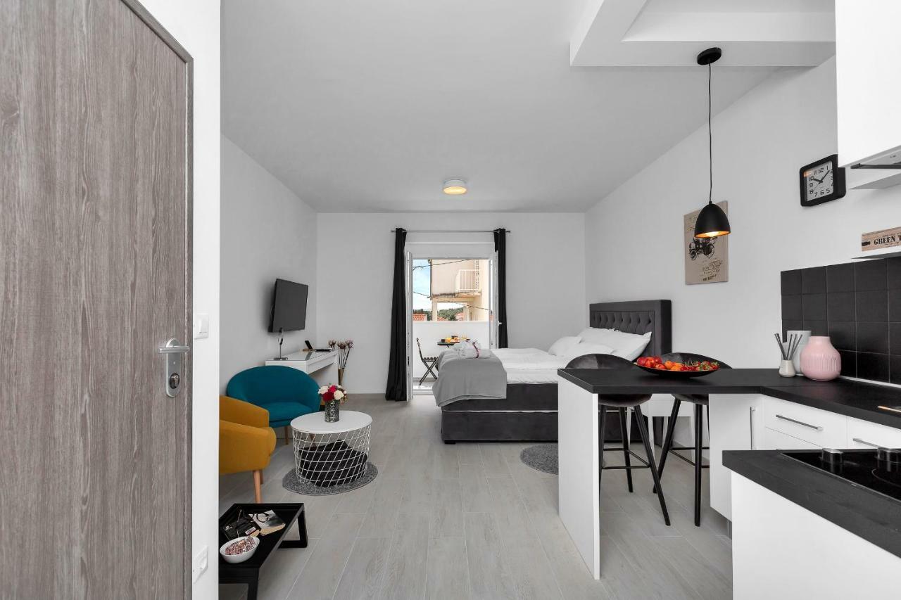 Apartments Morpheus Makarska Exteriör bild