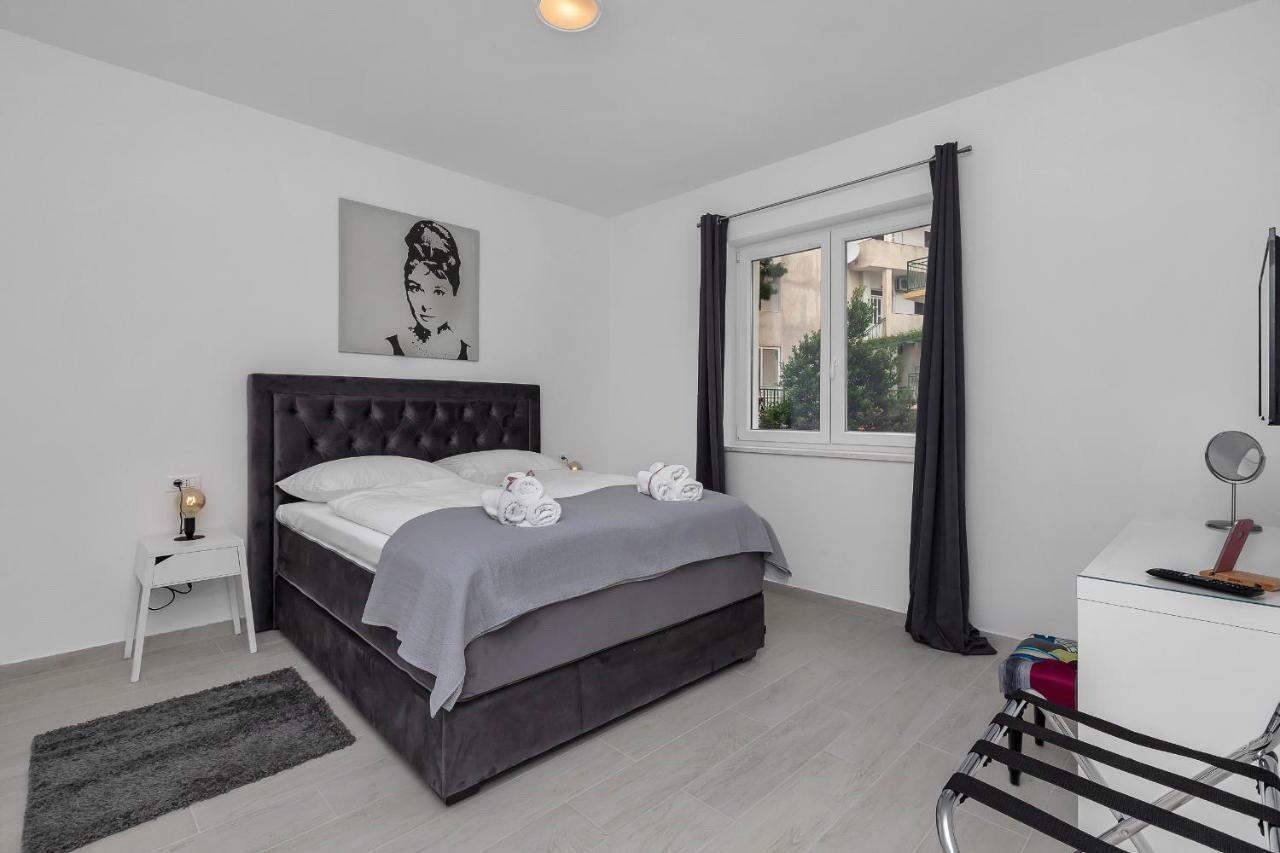 Apartments Morpheus Makarska Exteriör bild